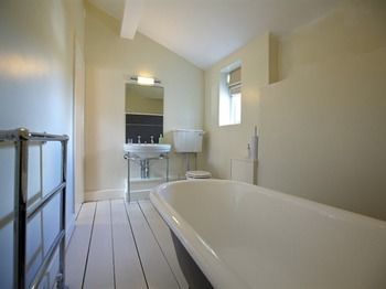 Broadrock Accommodation - Clock Cottage Chepstow Luaran gambar